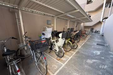 駐輪場（屋根付き）