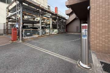 駐車場の出入り口