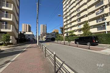 敷地北側の前面道路　