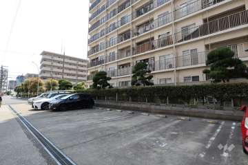 敷地内駐車場（屋外平面式）