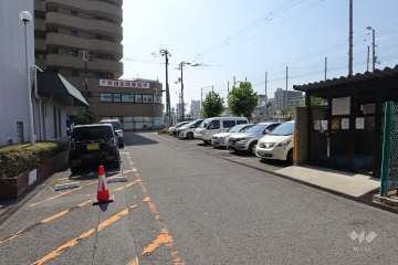 敷地内駐車場（屋外平面式）　　