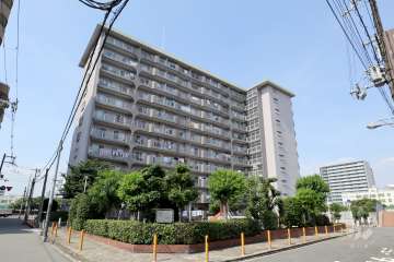 城北ハイツ2号館の外観（南側から）