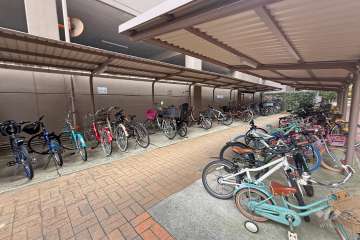駐輪場（屋根付き）