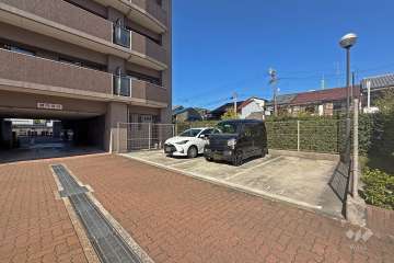 敷地内駐車場(屋外平面式)