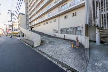 駐車場の出入り口