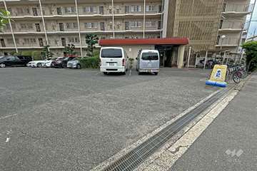 敷地内駐車場（屋外平面式）