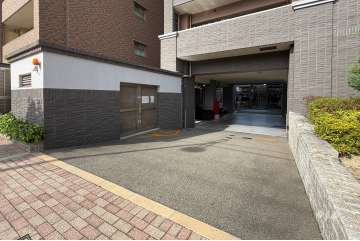 駐車場の出入り口