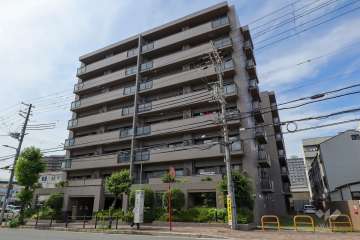 サーパス城東の外観（南東側から）