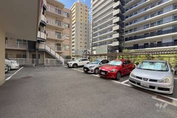 敷地内駐車場(屋外平面式)