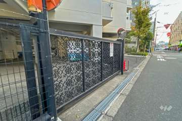 駐車場の出入り口