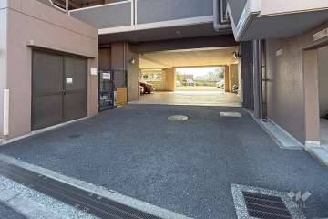 駐車場の出入り口