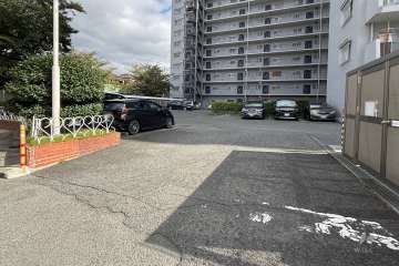 駐車場の出入り口