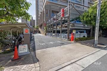 駐車場の出入り口