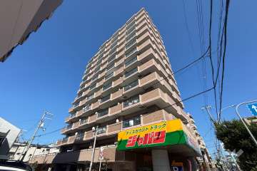 グリーンコーポ緑橋の外観（北東側から）