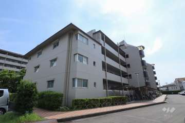 京橋南コーポ4号棟の外観（北東側から）