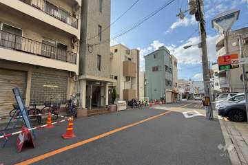 敷地北側の前面道路