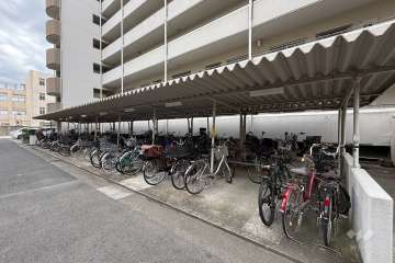駐輪場（屋根付き）