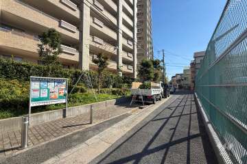 敷地南西側の前面道路　