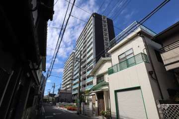 クリスタルエグゼ蒲生の外観(南東側から)