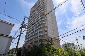 リバーガーデン城東古市の外観（北東側から）