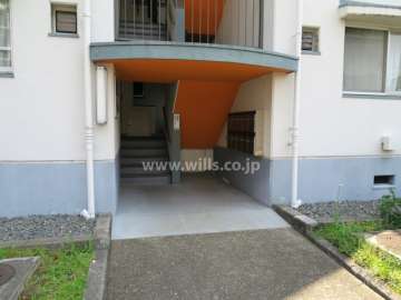 住戸入り口（共用ポスト）