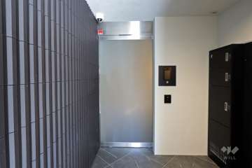 エントランスはオートロック付きです。