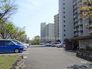敷地内駐車場（屋外平面式）