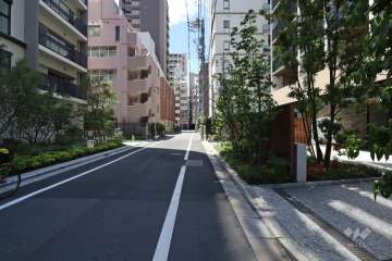 敷地北西側の前面道路