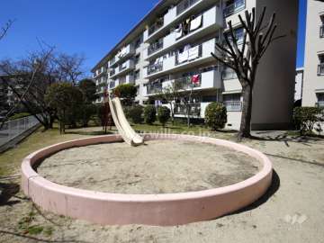 A28棟の南側にある公園