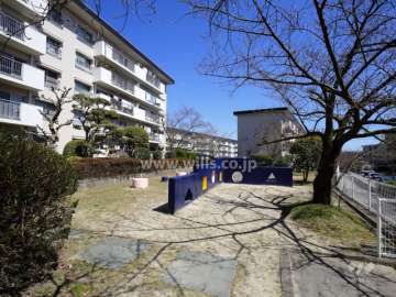 A28棟の南側にある公園