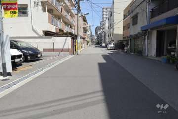 敷地南側の前面道路