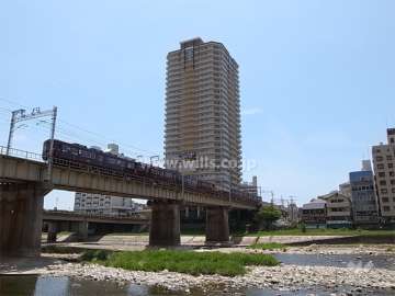 敷地の北側には武庫川が流れています。