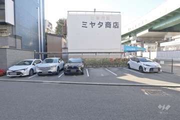 敷地内駐車場（屋外平面式）