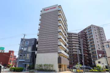 セオリー大阪ルチアの外観（北西側から）