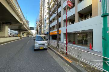 敷地南側の前面道路　