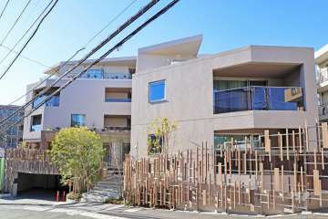 バースシティ・ザ・マーク鷺沼の外観(北東側から)