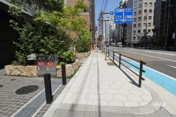 敷地南側の前面道路（本町通）