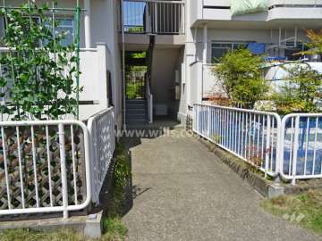 住戸入り口（共用ポスト）