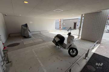 バイク置き場