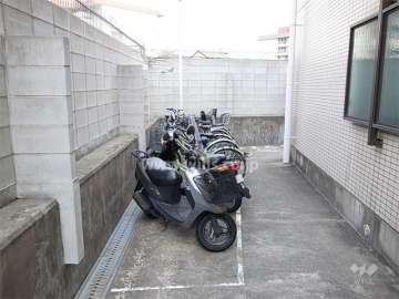 バイク置き場