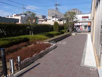 エントランスホール前の共用スペース