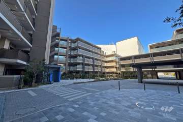 プラウドシティ方南町の外観（南東側から）