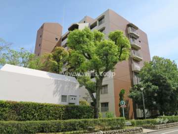 白川高層住宅9号棟の外観（北西側から）