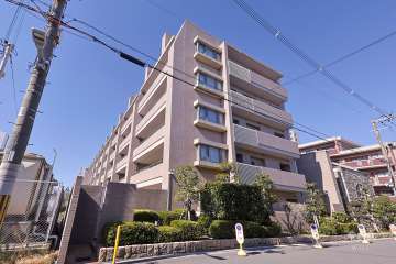 プラネスーペリア阿倍野阪南町の外観（南東側から）