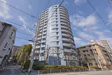 サンマンション阿倍野プラウの外観（南東側から）