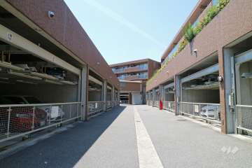 敷地内駐車場（屋内機械式）
