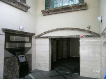 吹き抜けになったエントランスホール