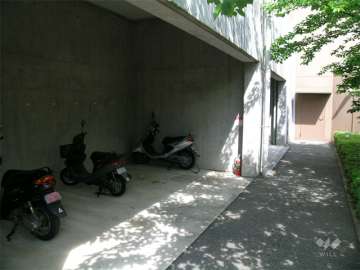 グランドステージにあるミニバイク置き場