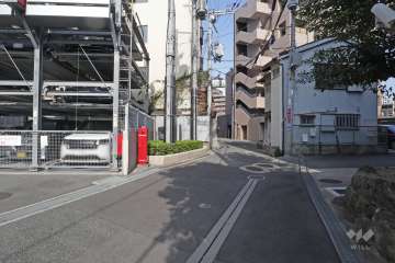 敷地東側の前面道路