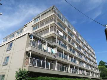 コボリマンション南茨木の外観（南西側から）